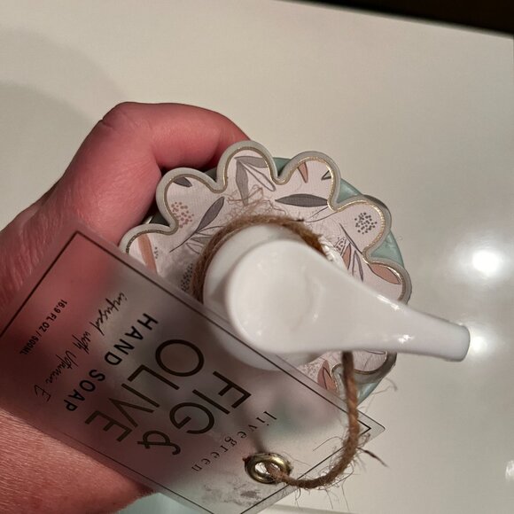 Hand Soap (w/Vitamin E) by Fig &‎ Olive (Set of TWO /new/wa/x) - Picture 5 of 13